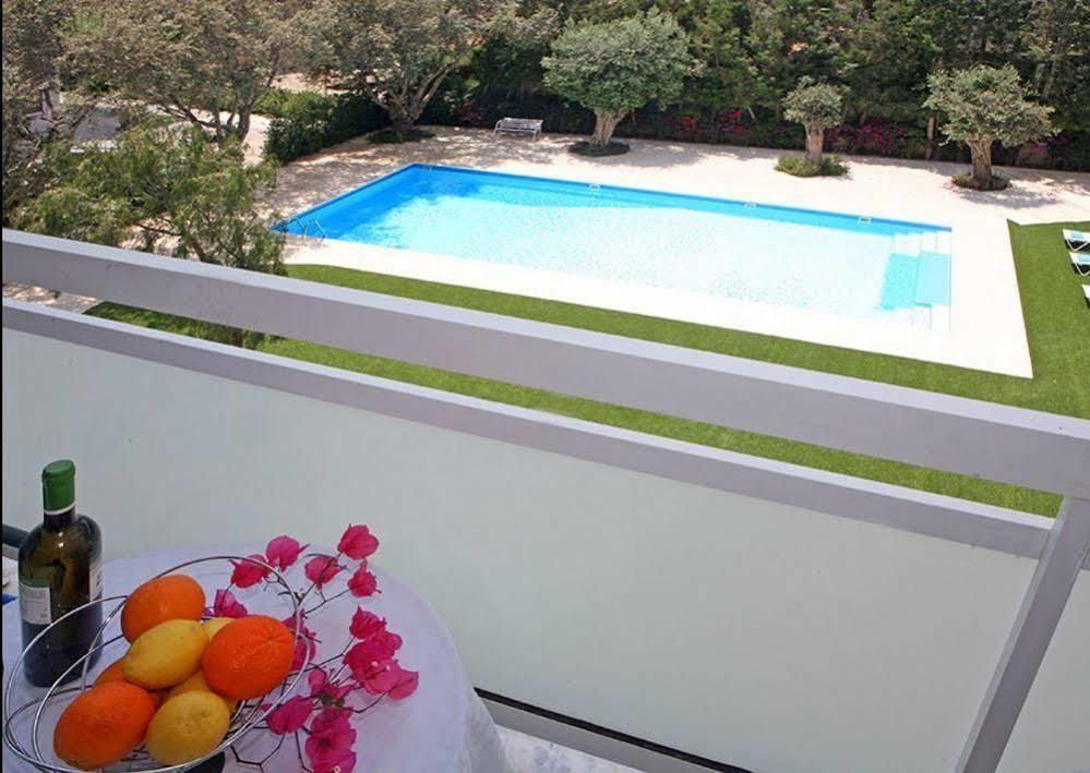 Corina Suites And Apartments Limassol Bagian luar foto