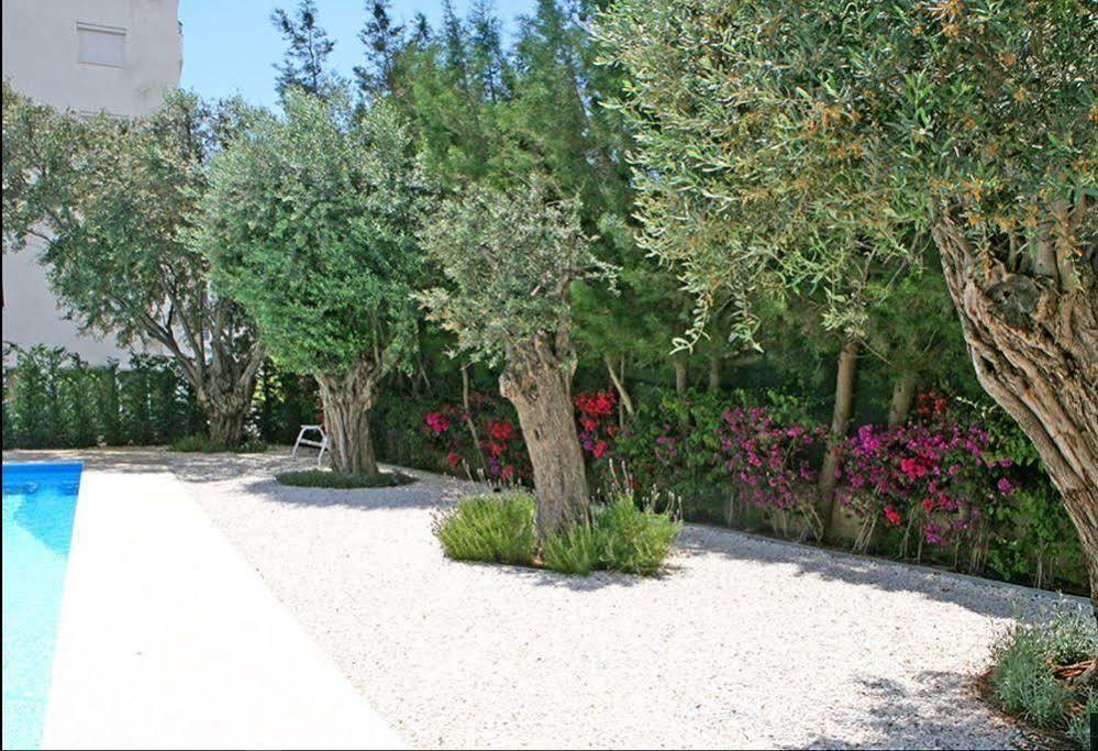 Corina Suites And Apartments Limassol Bagian luar foto